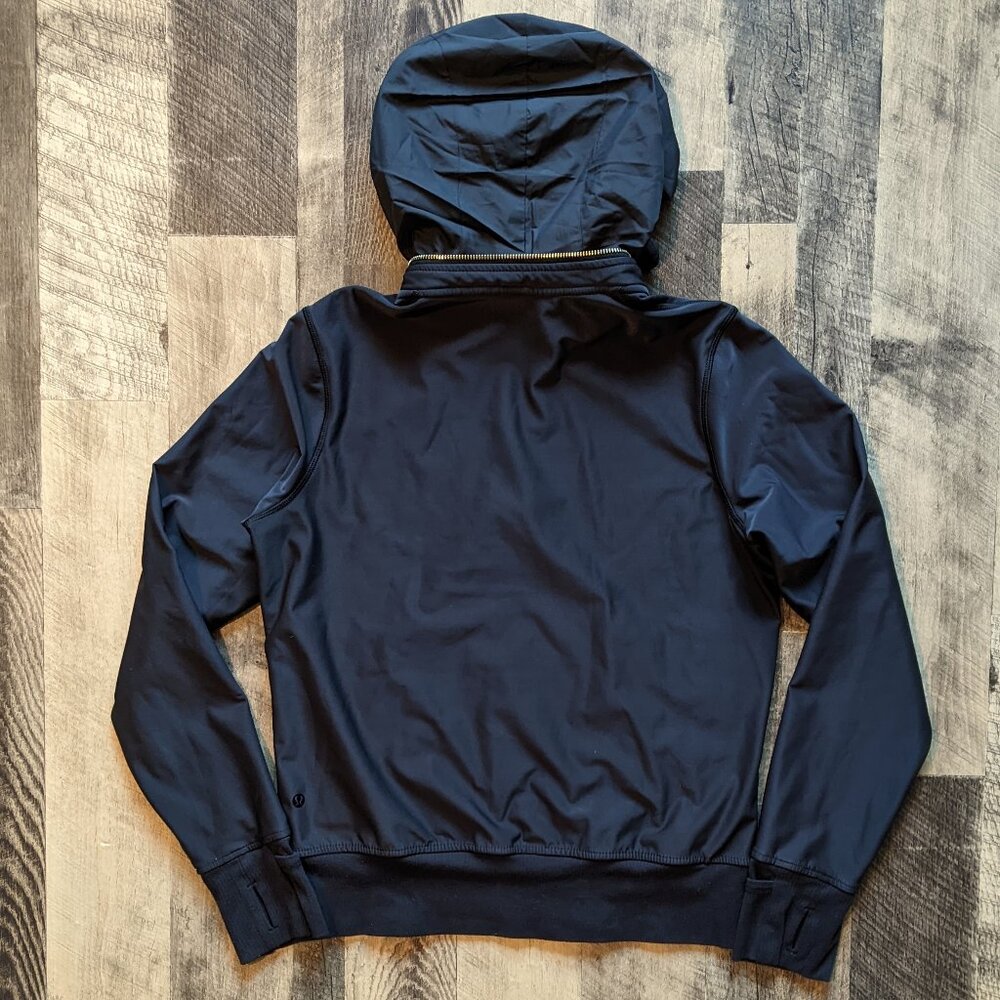 Lululemon Future Varsity Softshell Jacket w/ Stow… - image 5